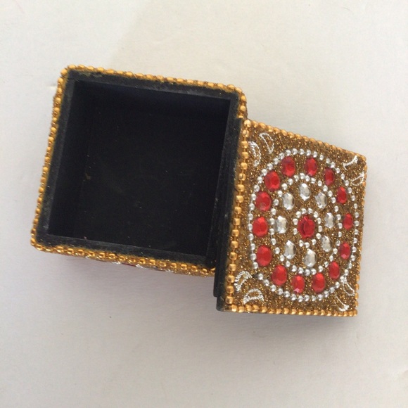 PIER ONE JEWELED TRINKET BOX - Picture 3 of 9